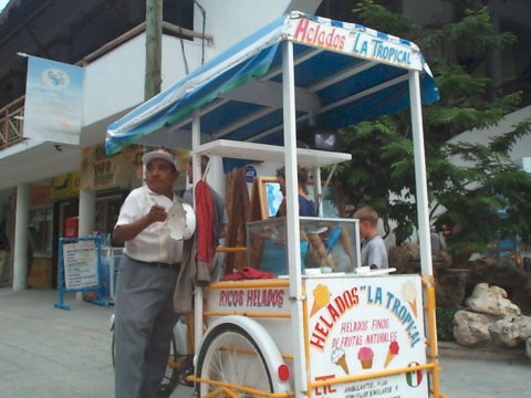 Playa del Carmen - Ice cream vendor