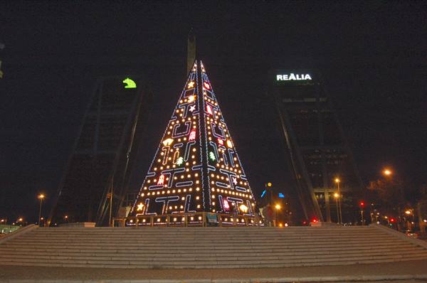 Madrid Christmas tree between CajaMadrid and Realia Tower